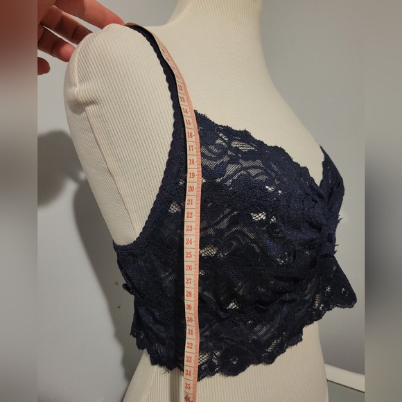 THREE LACE BRALETTES - Picture 14 of 16